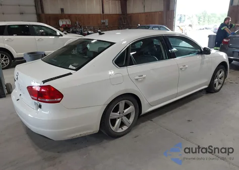 2014 Volkswagen Passat Se z USA, uszkodzony, nr VIN 1VWBT7A33EC072900